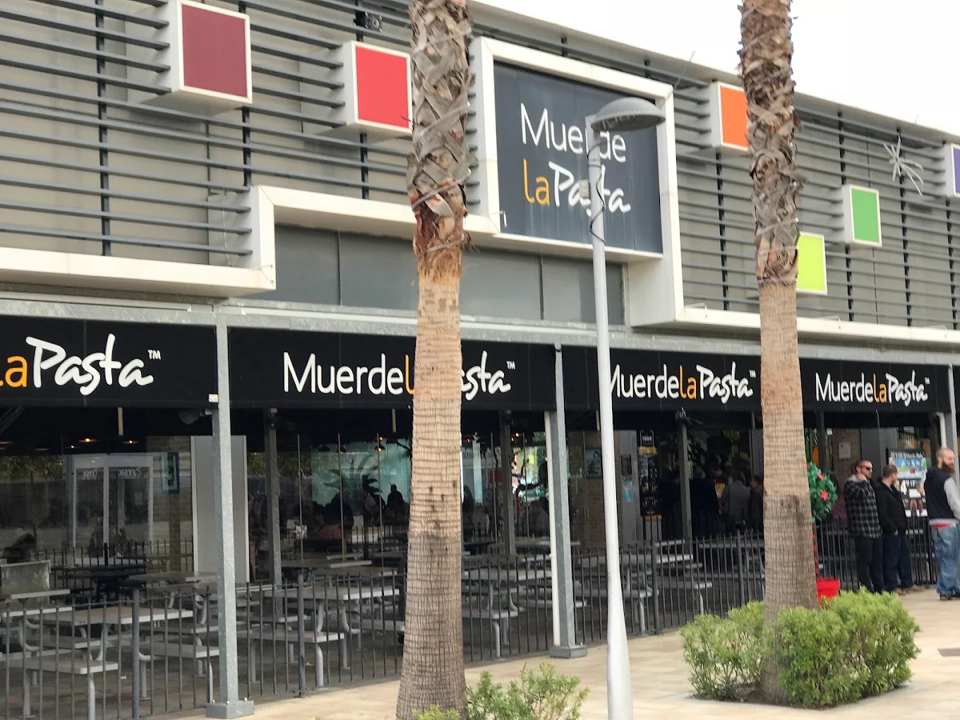 Muerde la Pasta - Luz Shopping